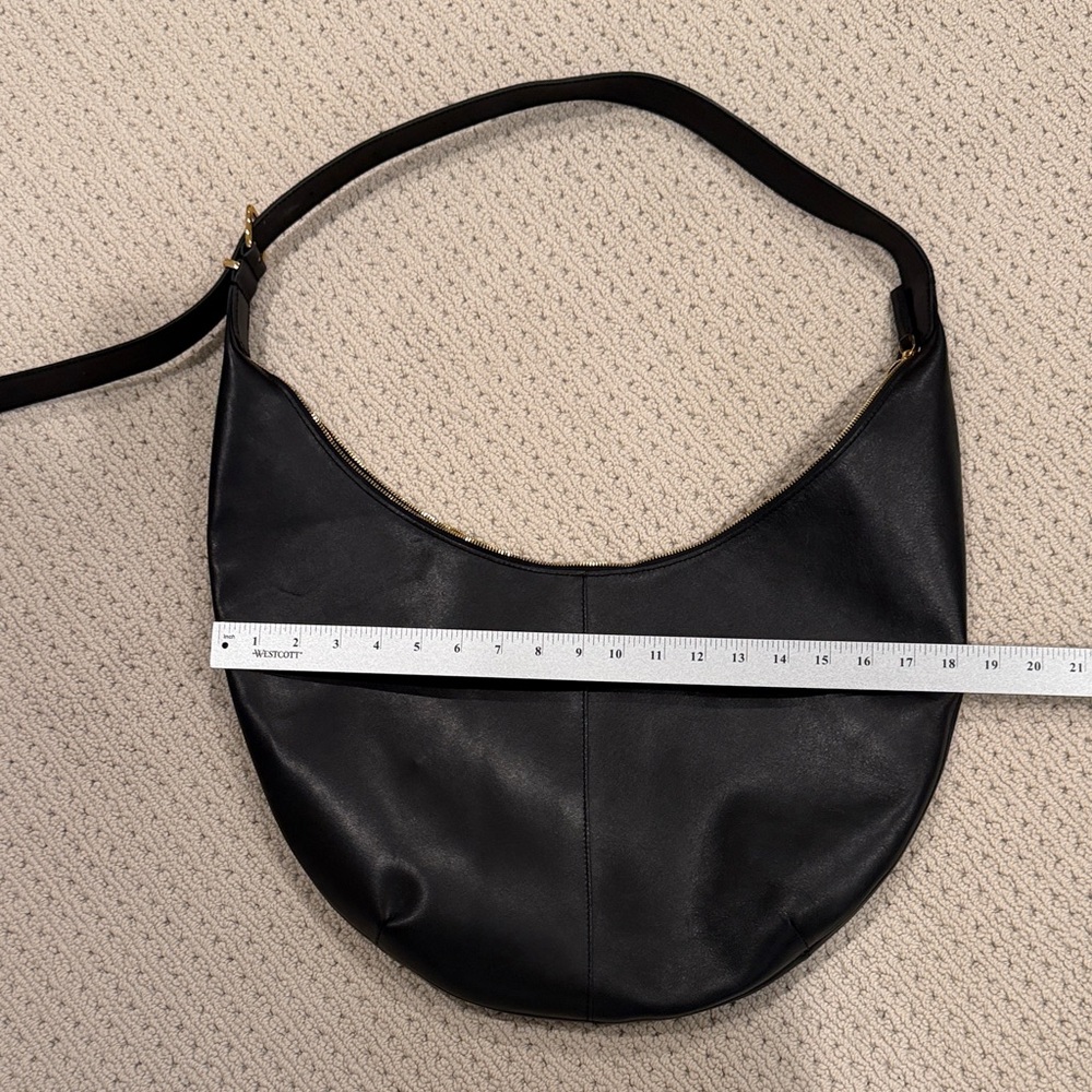 Madewell Essentials Curve Black Leather Shoulder Bag - Picture 5 of 7